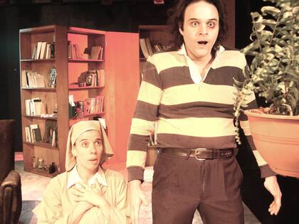 Foto histórica de Laura López Moyano y Walter Jakob en Elhecho, pieza de 2005. En la nueva versión que se estrenará a mediados del mes próximo se suman al equipo Ximena Banús, Santiago Gobernori y Lalo Rotaveria
