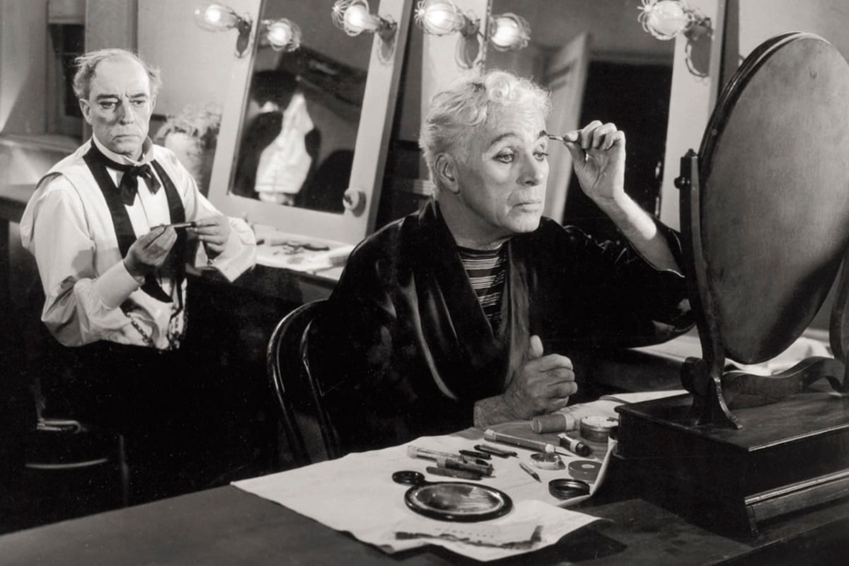 Foto promocional de Candilejas junto a Charles Chaplin (der).