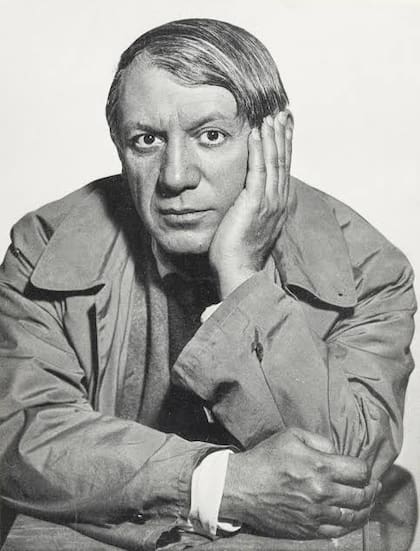 Fotografía de Picasso tomada por Man Ray en 1933