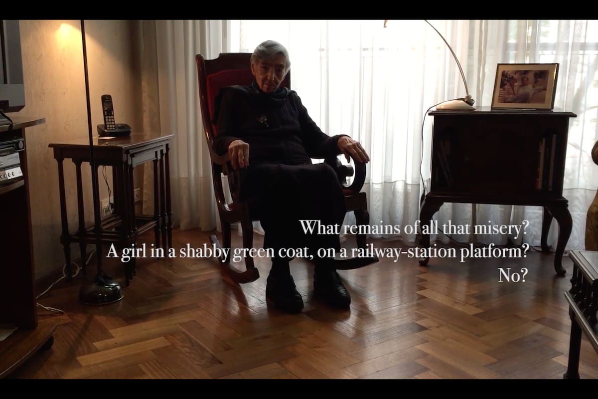 Fotograma de "Rockaby"; por las condiciones de encierro, la camarógrafa fue la empleada doméstica de Fernández