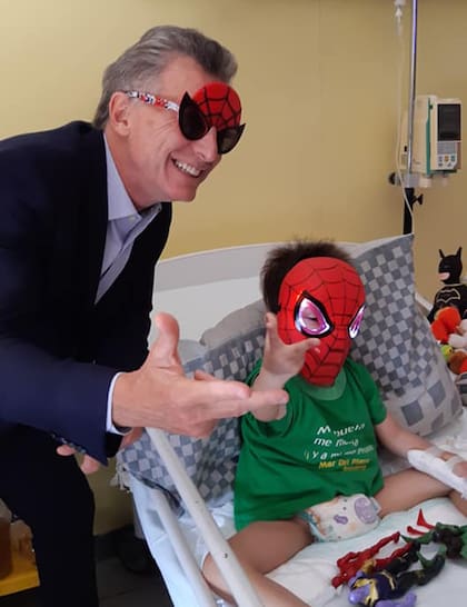 Mauricio Macri con Romeo y su familia