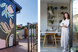 Fotos de una terraza renovada, con mural y comedor, en un PH.