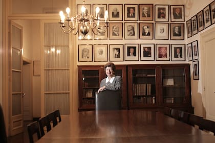 La lingüista Alicia Zorrilla, presidenta de la Academia Argentina de Letras, en la sede de la institución