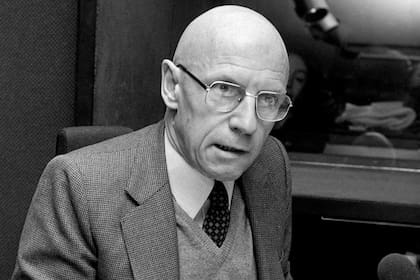 Foucault falleció por complicaciones de VIH en 1984; ese mismo año, en plena epidemia del sida, su pareja y heredero creó la Fundación Aides