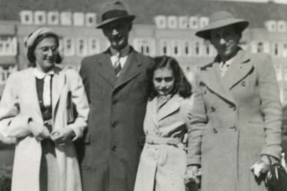Fragmento de La familia Frank en Merwedeplein, April 1941 Amsterdam Copyright: © Anne Frank House / Anne Frank-Fonds