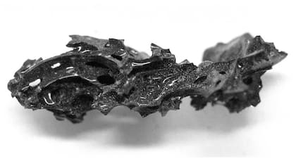 Fragmento de un cerebro de cristal de 2 cm hallado en Herculano