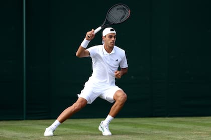 Fran Cerúndolo perdió en la primera ronda de Wimbledon con el ruso Safiullin