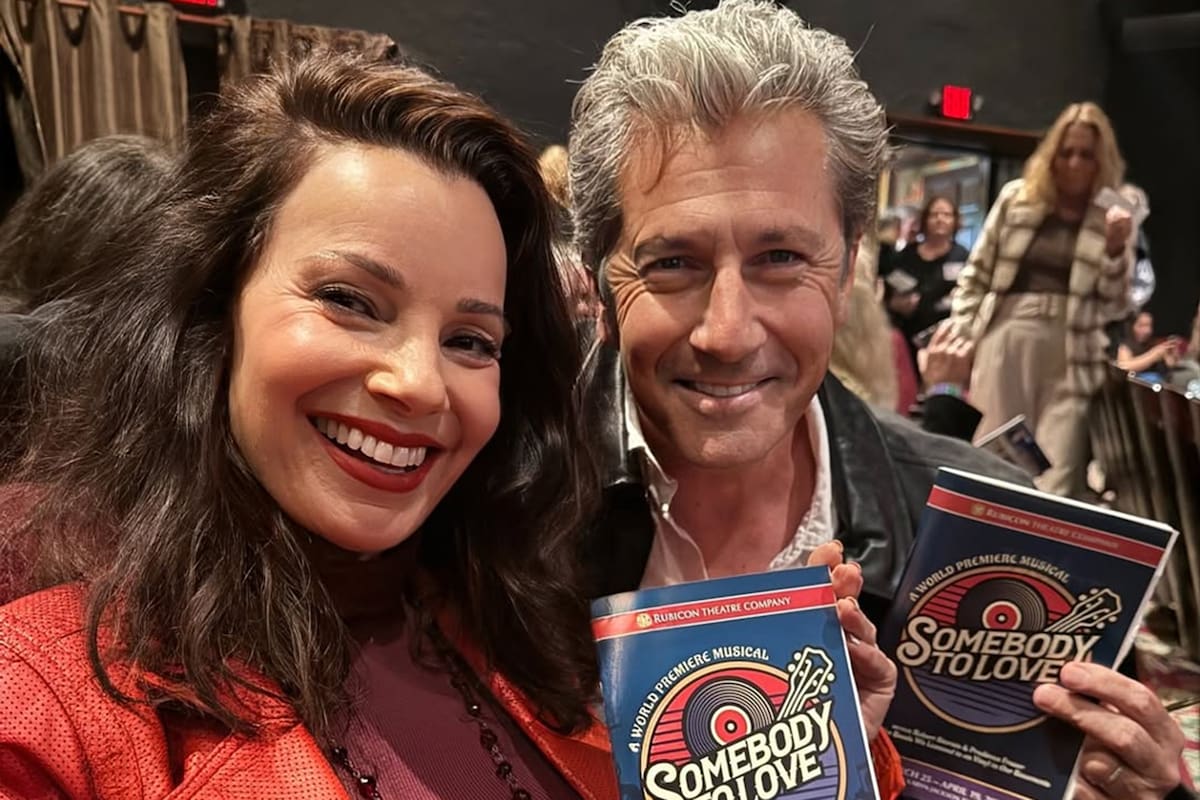 Fran Drescher y Charles Shaughnessy compartieron una salida al teatro