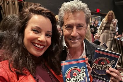 Fran Drescher y Charles Shaughnessy compartieron una salida al teatro