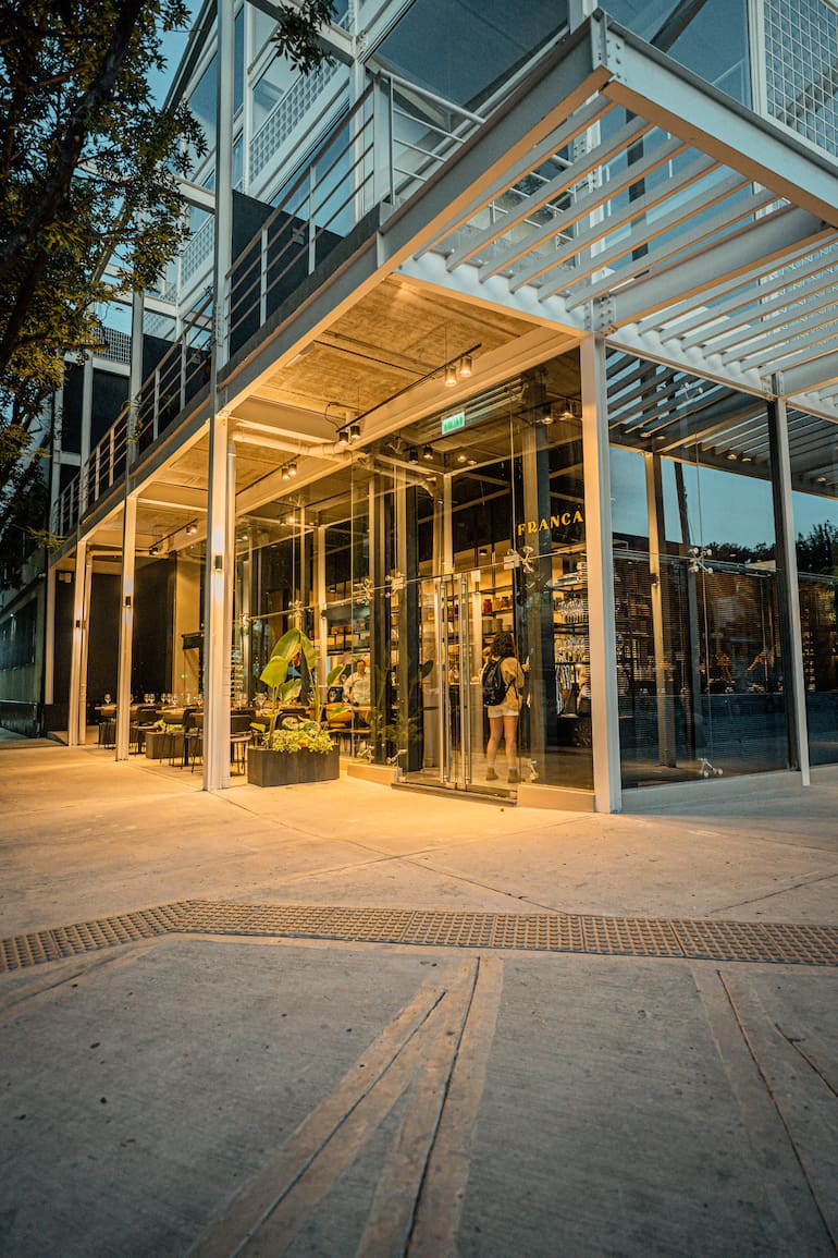 Franca, el nuevo proyecto de Julio Martín Báez.
