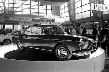 La distinción del Peugeot 404, al momento de su estreno en 1962