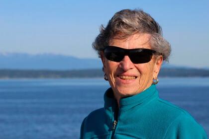 Frances Goldman había luchado durante semanas para reservar una vacuna contra el coronavirus en Seattle. Entonces, cuando consiguió una cita el domingo, no tenía la intención de perderse, incluso si eso significaba desafiar los elementos sola.