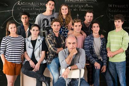 Francesc Orella logró traspasar la pantalla por su interpretación de Merlí, un atípico profesor de filosofía que mantiene con sus estudiantes una cercana relación.