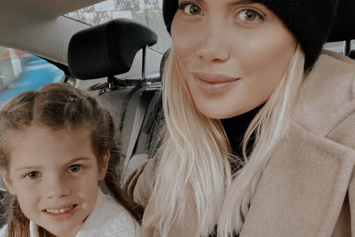 Francesca disfruta de posar para las fotos y es toda una mini modelo