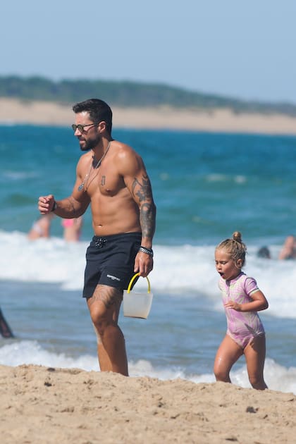 Francesca es la única hija de Agustín. Milagros, en cambio, tiene tres hijos más: Santino y Defilna García Moritán, fruto de su matrimonio con Roberto García Moritán, y Asia Borges, de su unión con Lisandro Borges.