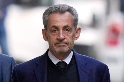 Francia confirma condena de Sarkozy por financiamiento ilegal de campaña