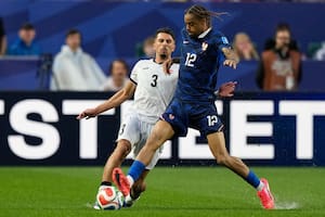 Tras dos horas de demora, se reanudó el partido: Francia derrota a Irak con el golazo de Mbappé