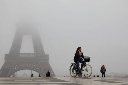 Francia está apenas "en el inicio de la crisis", dijo este viernes el presidente Emmanuel Macron