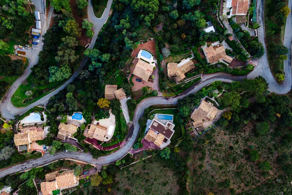 Francia identificó 20.000 piletas no declaradas usando fotos satelitales y software de reconocimiento de imágenes
