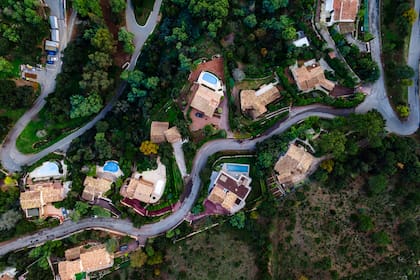 Francia identificó 20.000 piletas no declaradas usando fotos satelitales y software de reconocimiento de imágenes