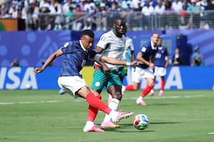 Tras la polémica, apareció la exquisita definición de Mbappé y Francia le gana a Senegal