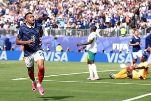 De la exquisita definición de Mbappé al toque sutil de Barcolá: Francia le gana bien a Senegal