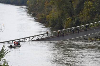 Francia: se derrumbó un puente en Toulouse y hay al menos un muerto
