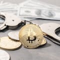 Robaron US$100 millones en criptomonedas con un chip espía
