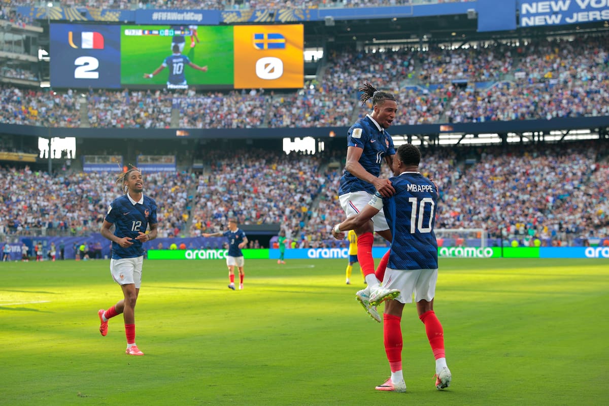 Francia viene de ofrecer una exhibición frente a Suecia y quiere repetir ante Paraguay en un octavo de final del Mundial.