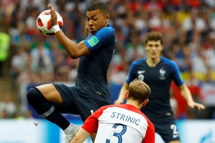 Francia y Croacia buscan el título en el estadio Luzhniki