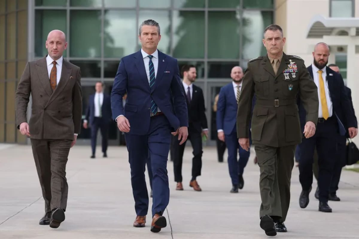 Francis Donovan, jefe del Comando Sur de Estados Unidos, al frente de la reunión (Foto: AFP)