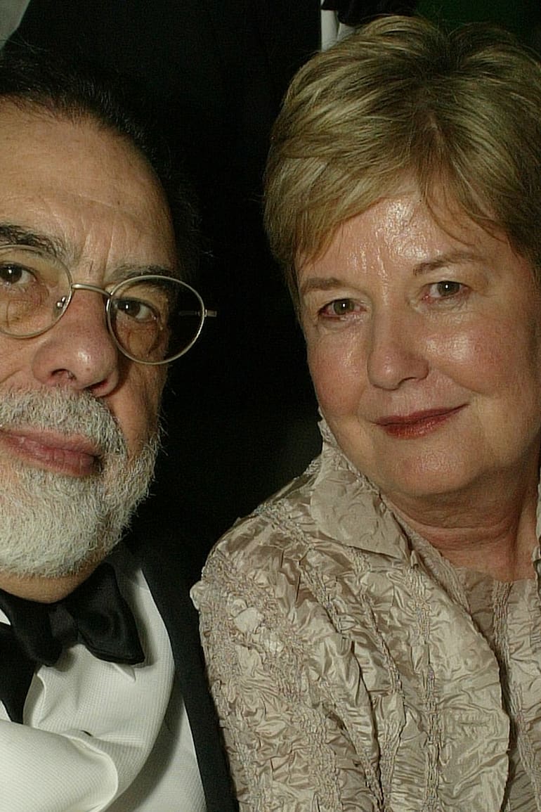 Francis Ford Coppola junto a su esposa, Eleonor, en la fiesta de Vanity Fair después de la entrega de los Oscar en 2004