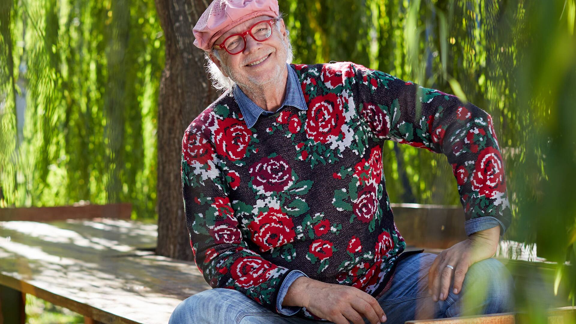 Francis Mallman posa en el restaurante de la bodega Kaiken, en Luján de Cuyo.