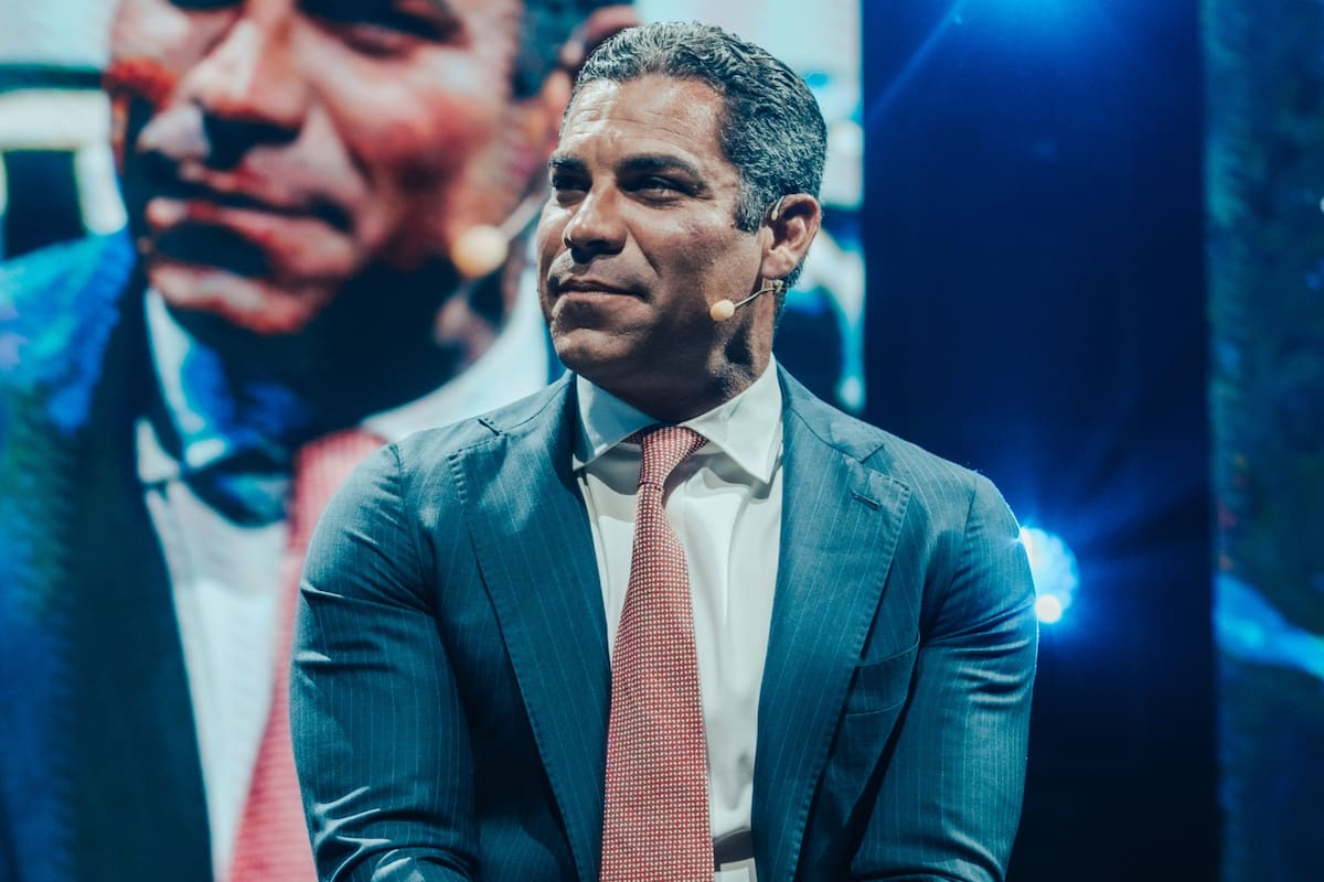 Francis Suarez, alcalde de Miami, participó de la novena edición del America Business Forum en Punta del Este, Uruguay