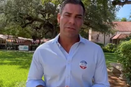 Francis Suárez entra a una contienda con desventaja en las encuestas