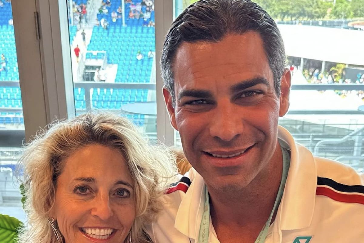 Francis Suárez estuvo en el Gran Premio de Miami y en otros eventos lujosos relacionados, pero no se sabe cómo obtuvo las costosas entradas