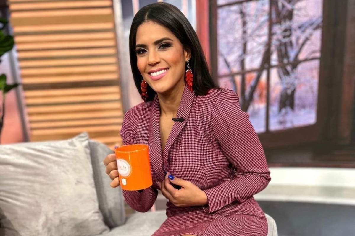 Francisca Lahapel mostró su emoción por haber obtenido la ciudadanía estadounidense