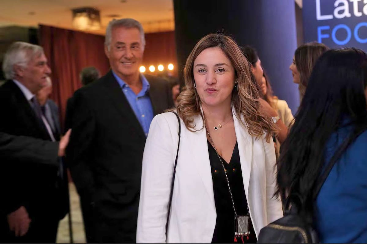 Francisca Ponce Pinochet junto a su padre, Julio Ponce Lerou, durante el seminario Latam Focus 2024 en Santiago de Chile