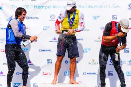 El santafesino festeja la obtención de la medalla de plata en el Mundial de Estados Unidos disputado en Miami en enero