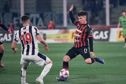 Francisco Alvarez, de Patronato, ante Francisco Pizzini, de Talleres