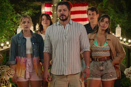 Francisco Bass en Cielo grande, la serie de Netflix producida en la Argentina