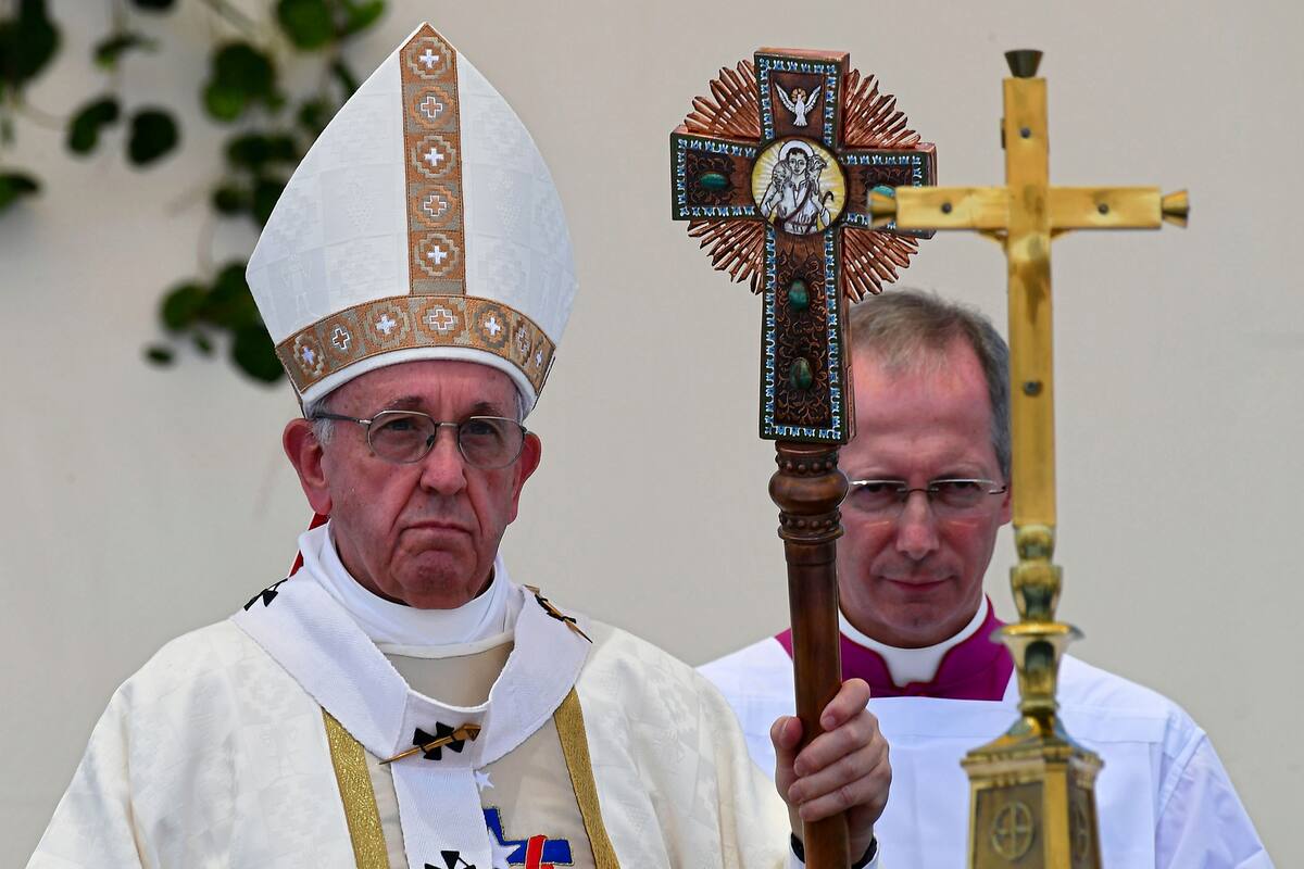 Francisco celebra la misa al aire libre en Iquique