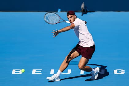 Francisco Cerúndolo avanza en el ATP 500 de Pekín; el argentino derrotó en octavos a Jakub Mensik