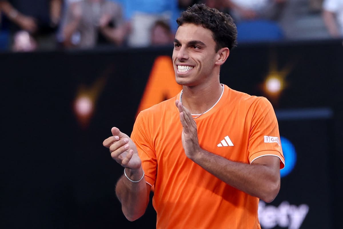 Francisco Cerúndolo, pura sonrisa después de una gran victoria en el Australian Open
