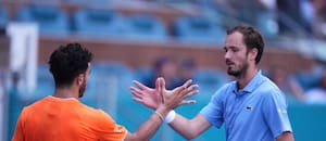 Francisco Cerúndolo vs. Daniil Medvedev: a qué hora juegan y por dónde pasan el partido del ATP 500 de Pekín