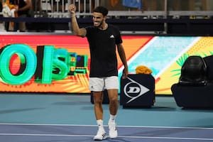 Francisco Cerúndolo venció al francés Ugo Humbert por 6-4 y 6-3 en el Masters 1000 de Miami 2026; avanzó a cuartos de final