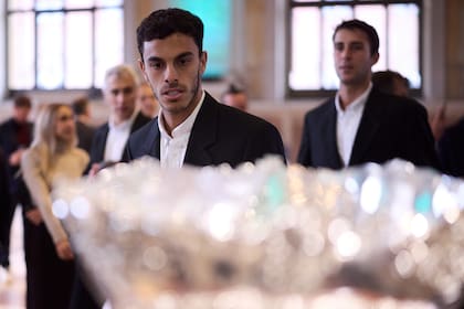 Francisco Cerúndolo y la mirada fija en la Ensaladera, el trofeo de la Copa Davis: el equipo nacional se ilusiona en Bolonia, antes del debut del jueves con Alemania; detrás, Etcheverry