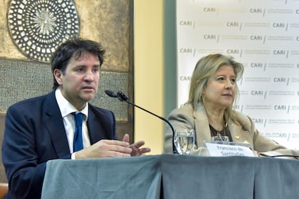 Francisco de Santibañes y la ministra de Seguridad, Alejandra Monteoliva