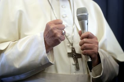 En el avión que lo llevó de vuelta a Roma, el Pontífice respondió, como es habitual, preguntas de la prensa