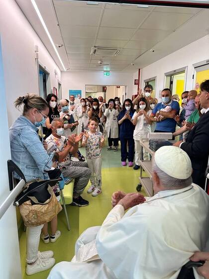Francisco, en el hospital Gemelli tras ser operado